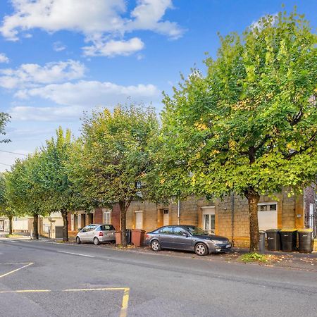 Budget Appart Avec Parking Au Centre-Ville Charleville-Mézières Buitenkant foto