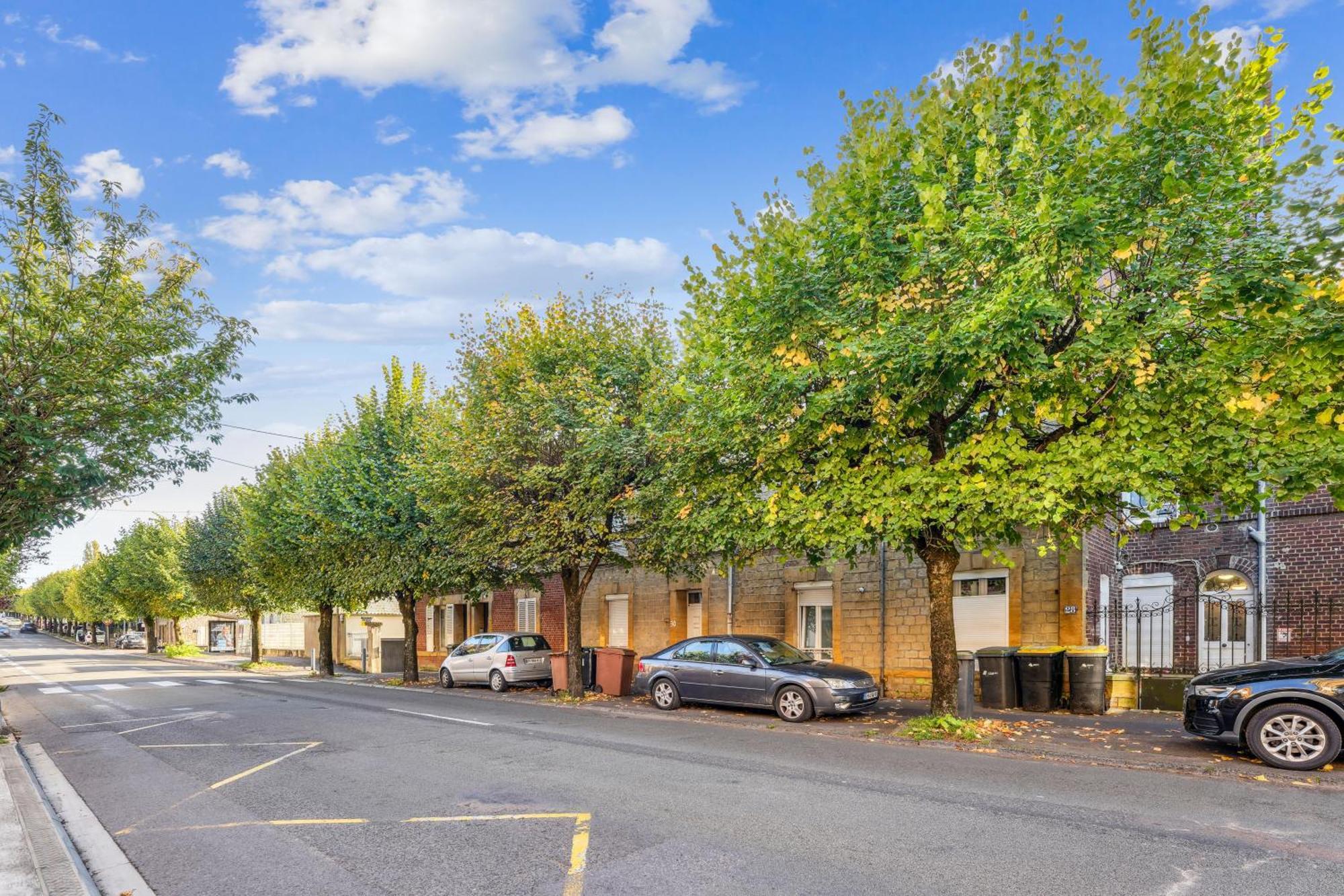 Budget Appart Avec Parking Au Centre-Ville Charleville-Mézières Buitenkant foto